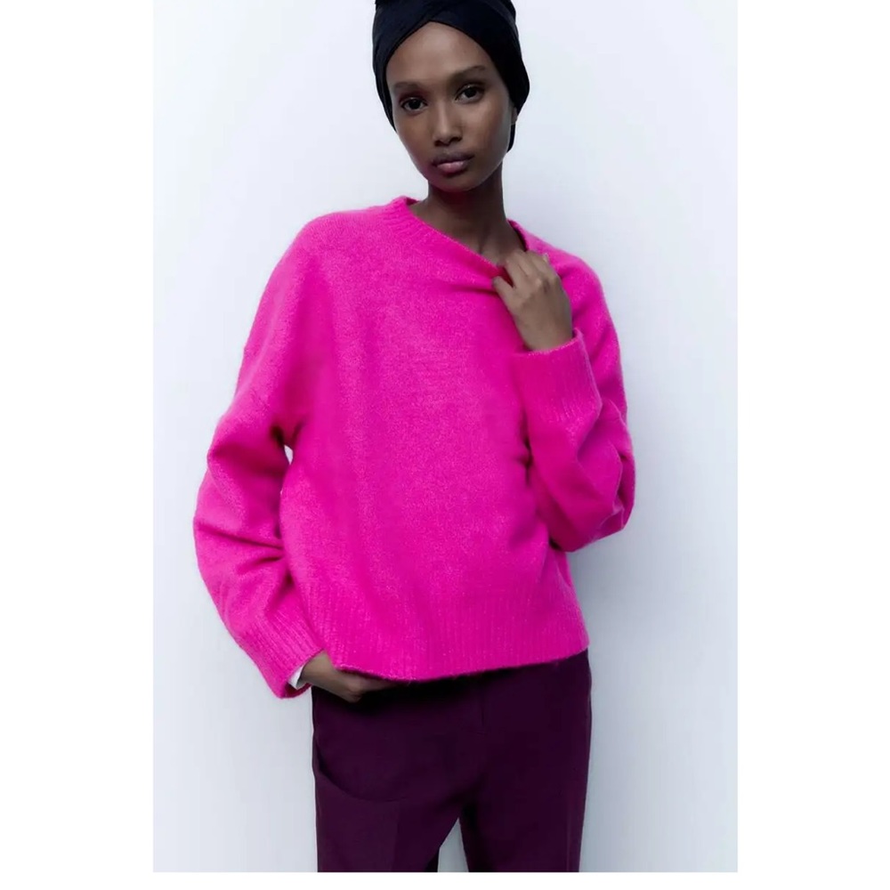 Bright fuschia crew neck sweater Zara